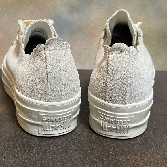 Converse Chuck Taylor All Star Frilly Scallop Platform Women's Sneaker Size 10M - Picture 12 of 14